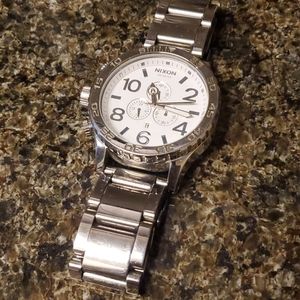 Nixon 51-30 Silver with extra links